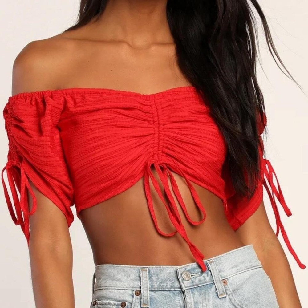Brand new Lulus red Off-the-Shoulder Ruched Crop Top XS
